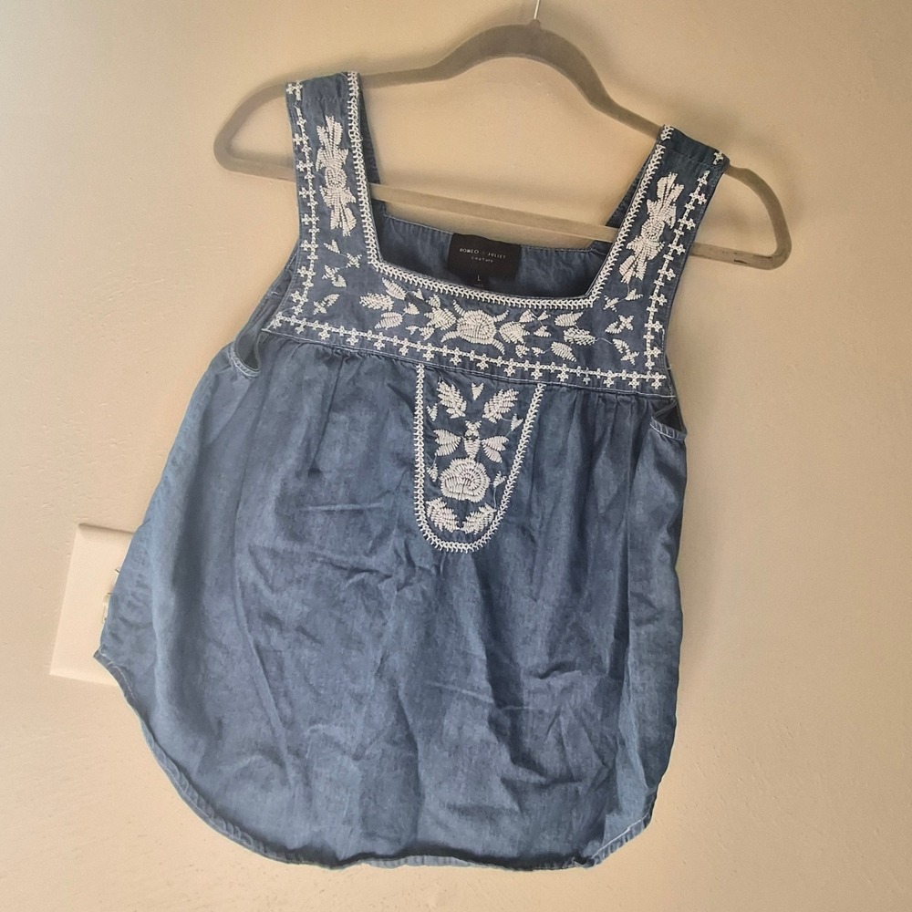 Romeo + Juliet Couture Blue Embroidered Lyocell Boho Sleeveless Top Large Chic